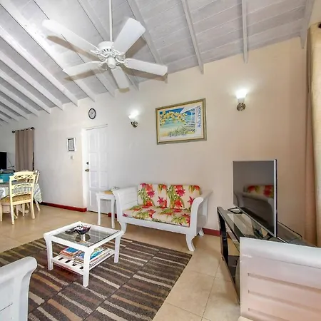 Apartment With Pool Near Golf Course And Oistins